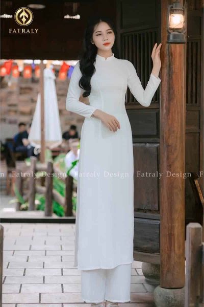 Áo dài Ngọc Trai trắng vải lụa Thái Tuấn Fatraly
