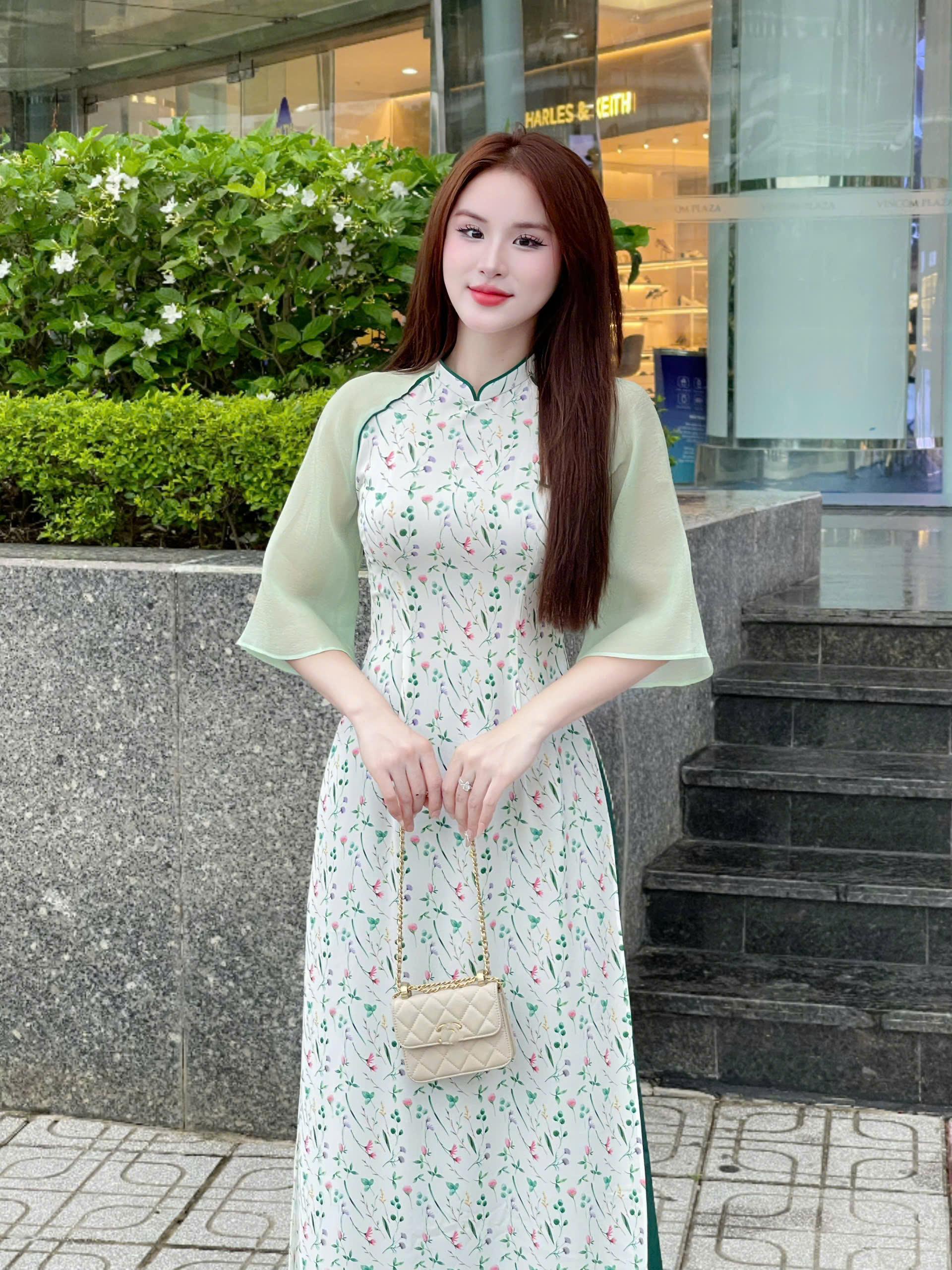 Áo dài Thanh Hương vải lụa Thái Tuấn Fatraly