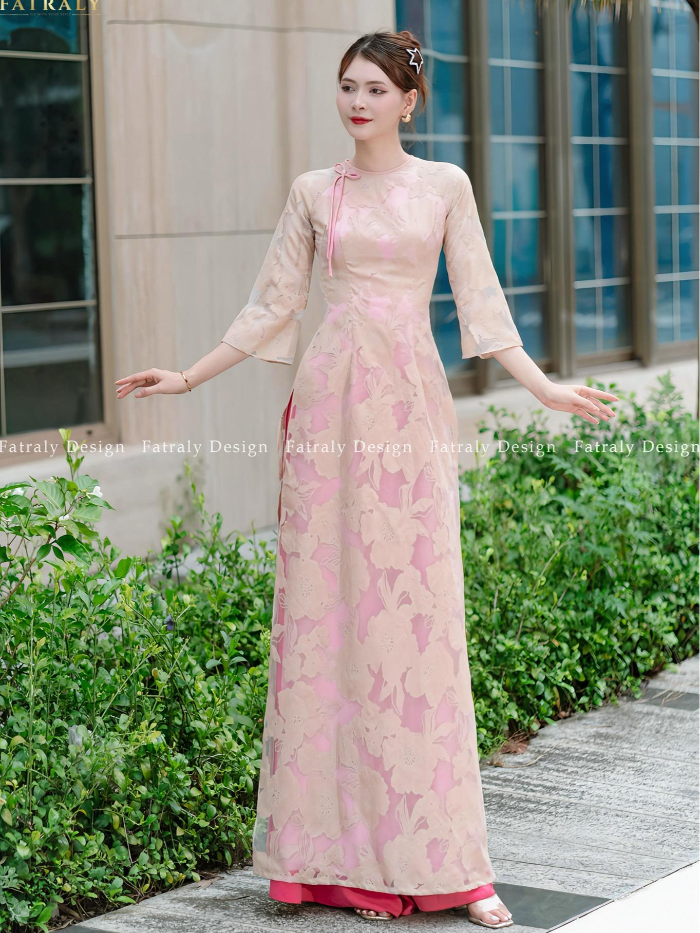 Áo dài nữ 4 tà từ tơ dệt vân nổi lót lụa in hoa, mẫu mới thiết kế độc đáo tinh tế và duyên dáng phù hợp nhiều dịp