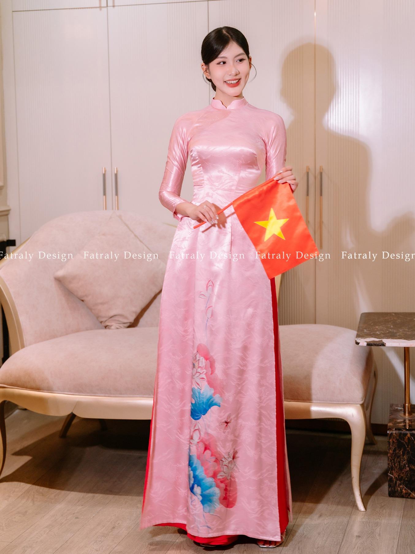 Áo dài Lụa Vân gấm thiết kế chuyên biệt in hoa sen cao cấp, chất liệu tinh tế và sang trọng 1 Áo dài Lụa Vân gấm