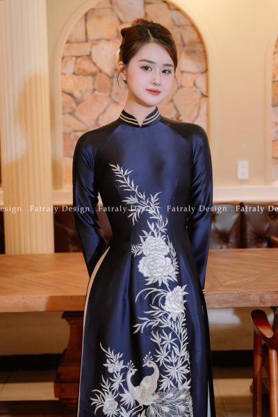 Áo Dài Lụa Tơ Tằm Pha Silk Cao Cấp Hoạ Tiết Thêu Tay Đính Kết Thủ Công Không Nhăn Sang Trọng Cho Sự Kiện Đặc Biệt