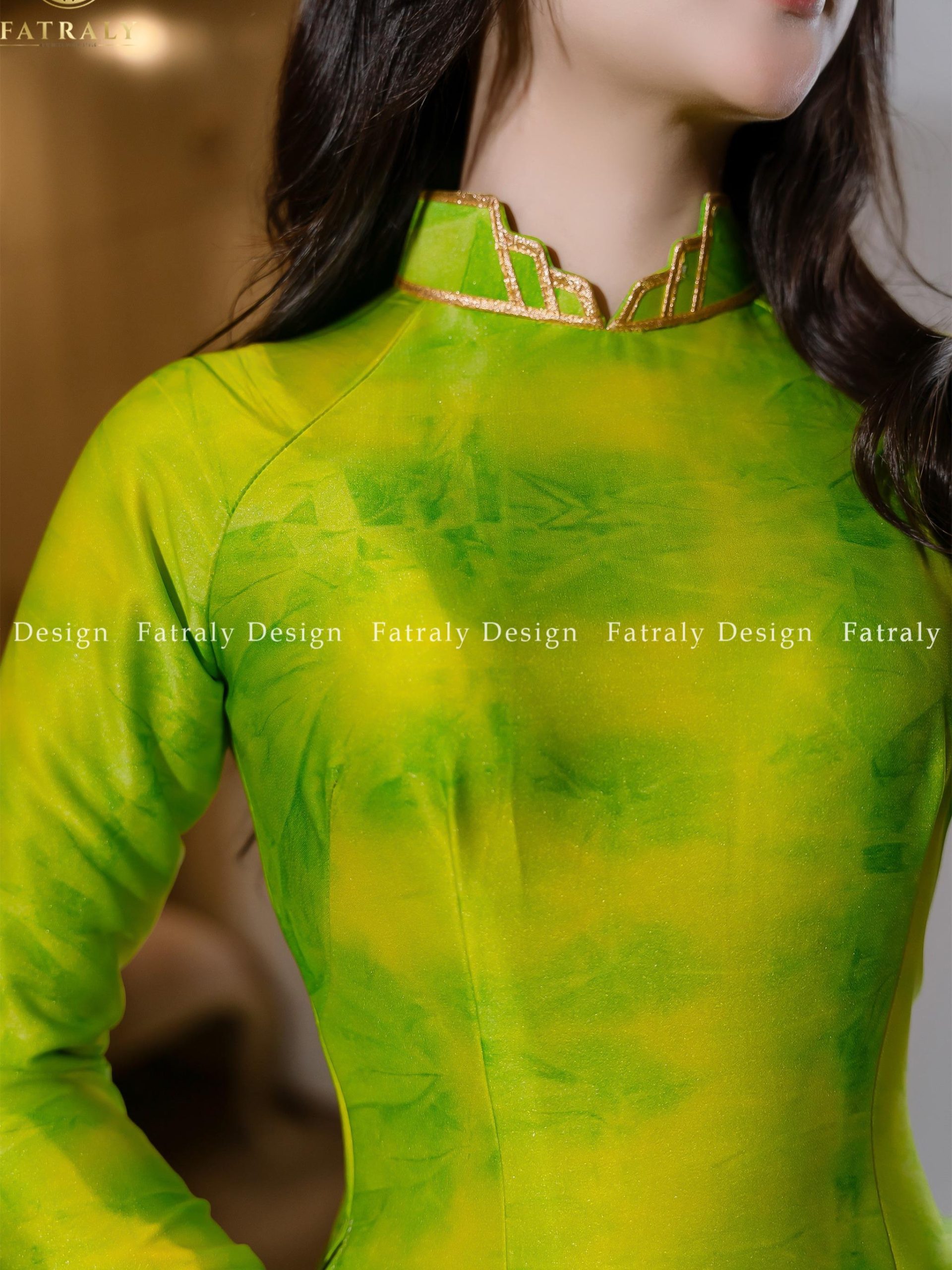 Áo dài lụa Thái Tuấn nhũ ánh kim hoàng gia cao cấp thiết kế độc quyền và thu hút ánh nhìn 5 Áo dài lụa Thái Tuấn nhũ ánh kim hoàng gia cao cấp thiết kế độc quyền và thu hút ánh nhìn - Hình ảnh 5