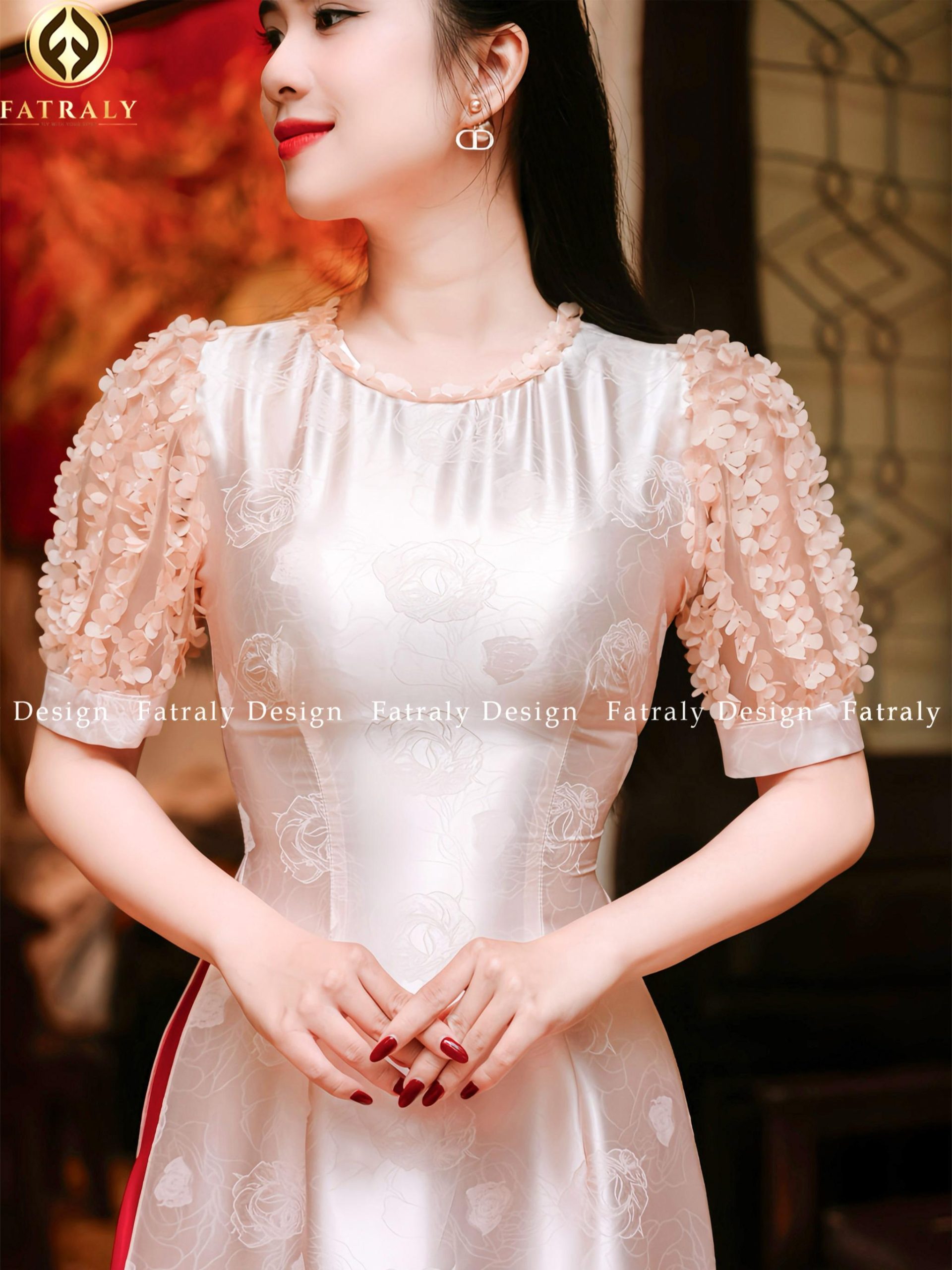 Áo dài nữ hoa chân cổ tròn tay bồng chất liệu lụa tơ tằm vân gấm mềm mịn co dãn nhẹ phù hợp bốn mùa 4 Áo dài nữ hoa chân cổ tròn tay bồng chất liệu lụa tơ tằm vân gấm mềm mịn co dãn nhẹ phù hợp bốn mùa - Hình ảnh 4