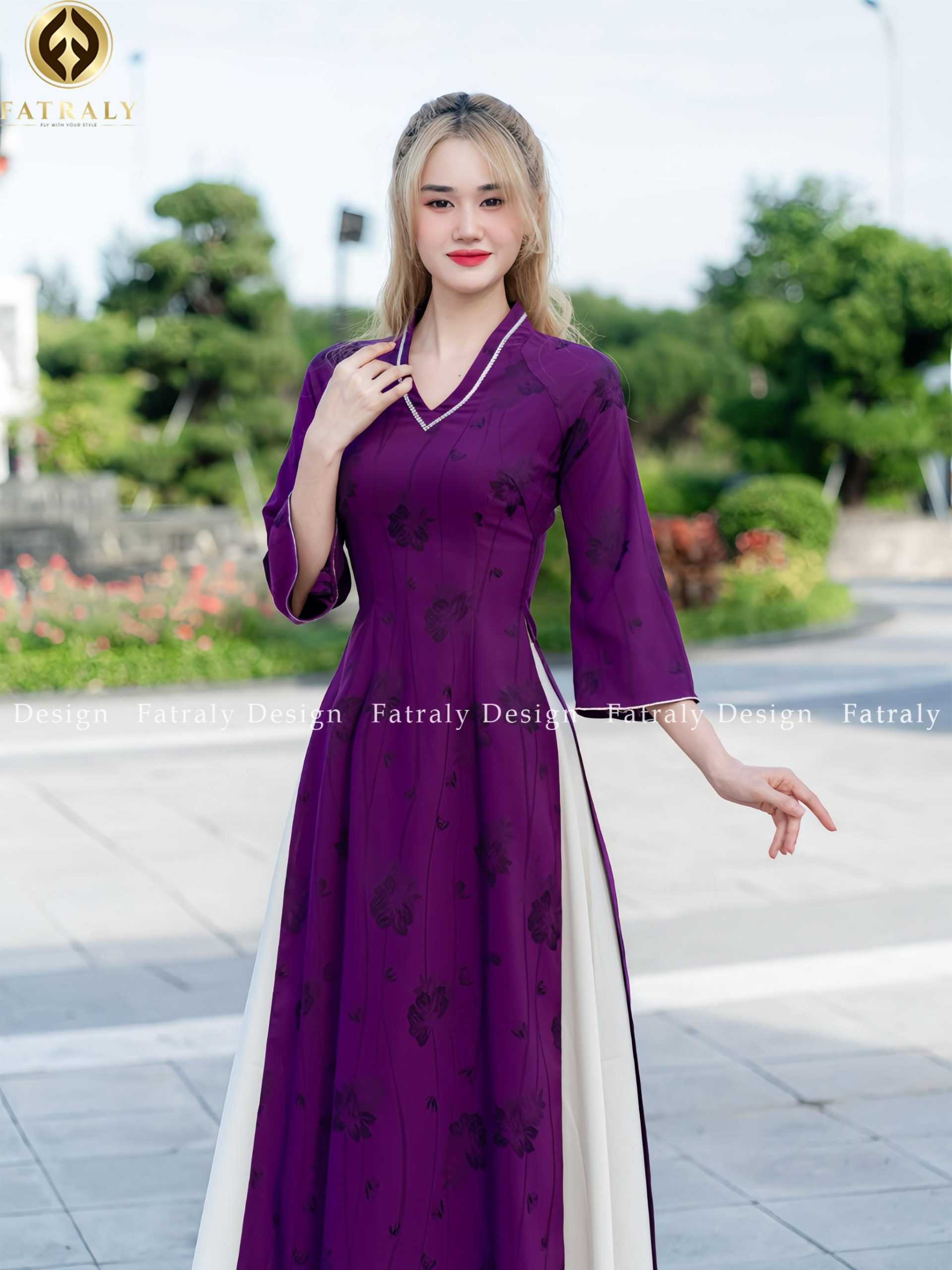 Áo Dài Nữ Tơ Tằm Vân Hoa Cổ Tim Đính Đá Thủ Công