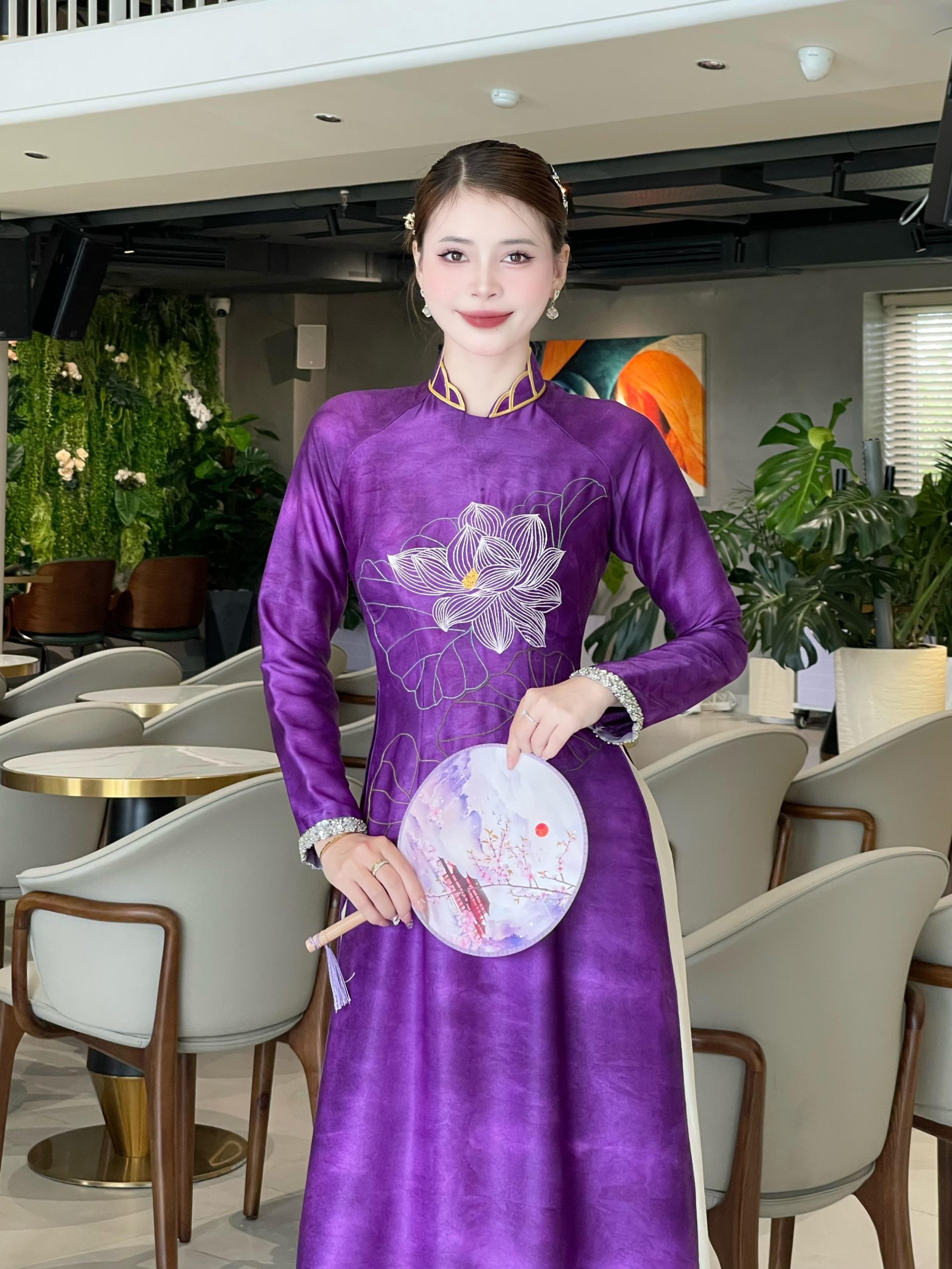 Áo dài lụa Thái Tuấn wath nhũ ánh kim hoàng gia màu tím sang trọng đẳng cấp 1 Áo dài lụa Thái Tuấn