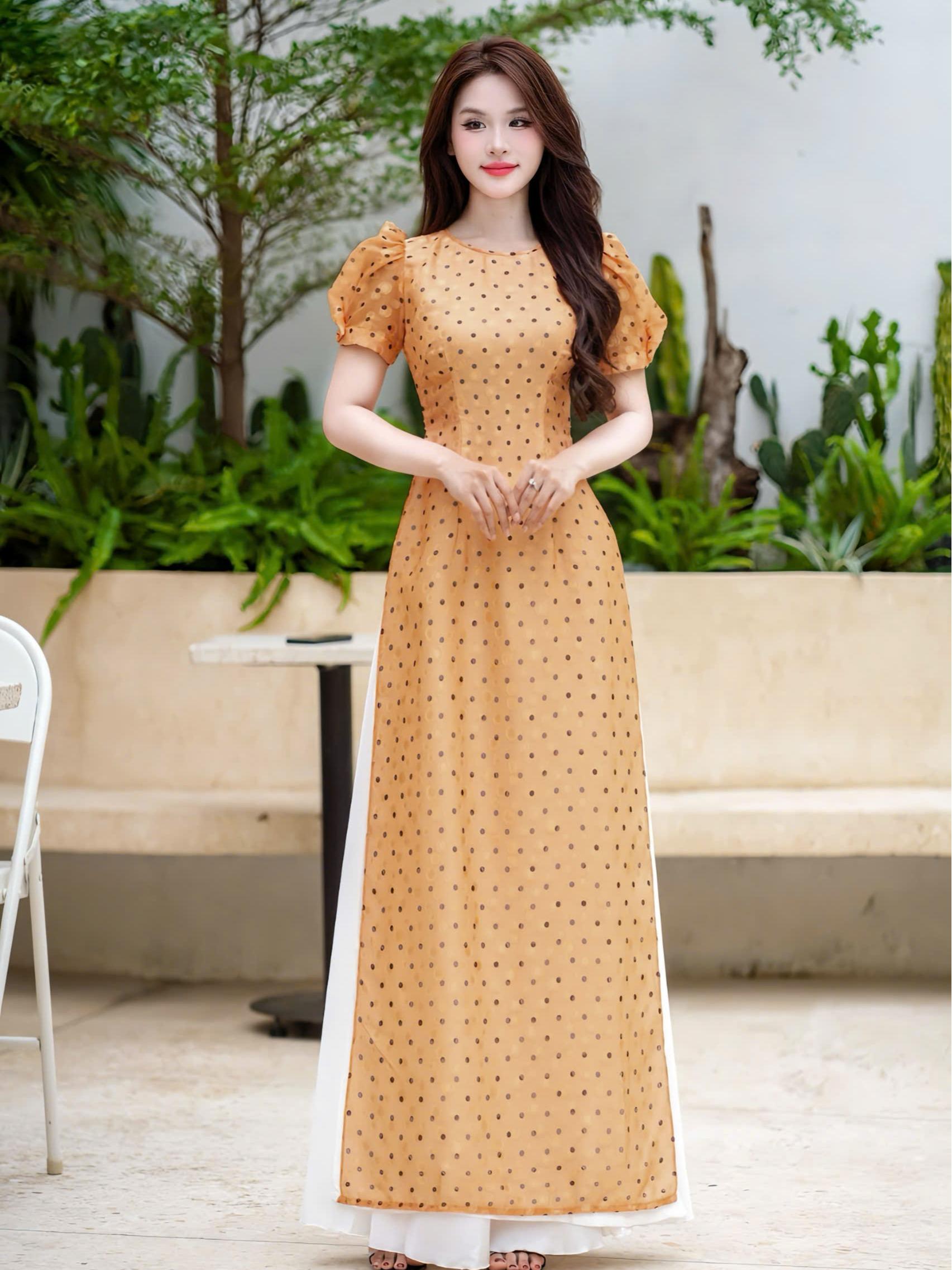 Áo dài nữ họa tiết chấm bi 4 tà trẻ trung tay ngắn, vải mềm mại cho phong cách năng động 5 Áo dài nữ họa tiết chấm bi 4 tà trẻ trung tay ngắn, vải mềm mại cho phong cách năng động - Hình ảnh 5