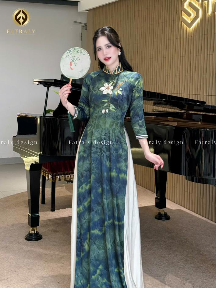 Áo dài lụa Thái Tuấn nhũ ánh kim hoàng gia hoạ tiết thêu thủ công