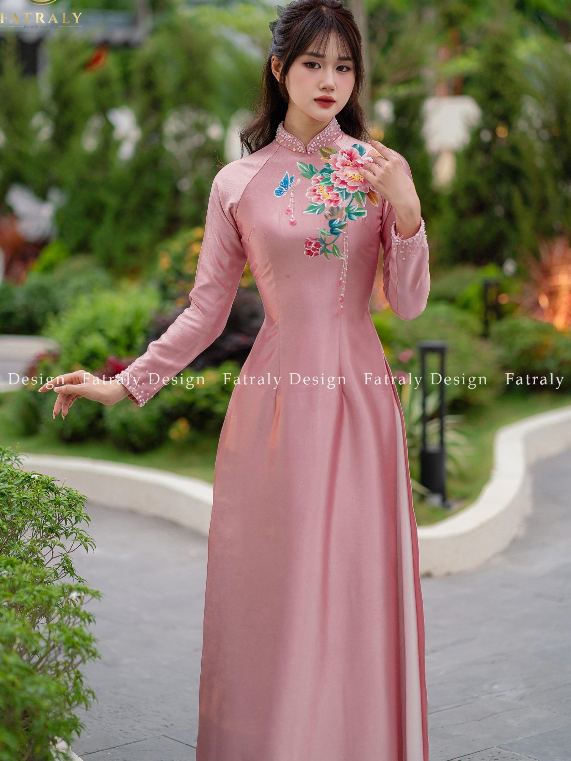 Áo dài nữ Lụa 2 da họa tiết vẽ tay cao cấp chất liệu mềm mịn phong cách truyền thống sang trọng 5 Áo dài nữ Lụa 2 da họa tiết vẽ tay cao cấp chất liệu mềm mịn phong cách truyền thống sang trọng - Hình ảnh 5