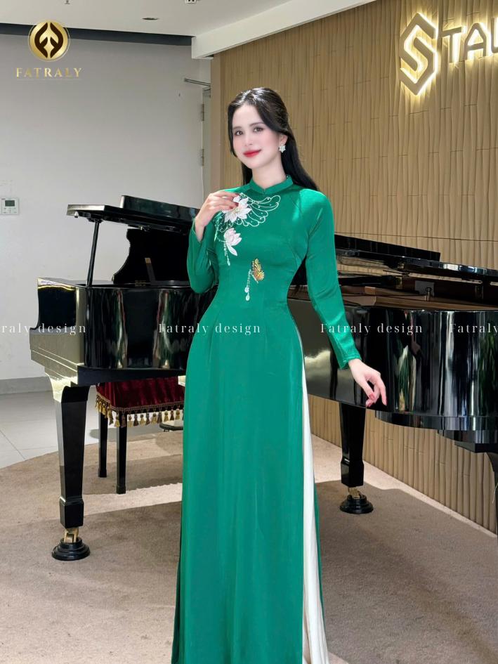 Áo Dài Lụa Queen Cao Cấp Hoạ Tiết Vẽ Tay + Đính Kết Thủ Công, Thiết Kế Thanh Lịch, Tôn Dáng 5 Áo Dài Lụa Queen Cao Cấp Hoạ Tiết Vẽ Tay + Đính Kết Thủ Công, Thiết Kế Thanh Lịch, Tôn Dáng - Hình ảnh 5