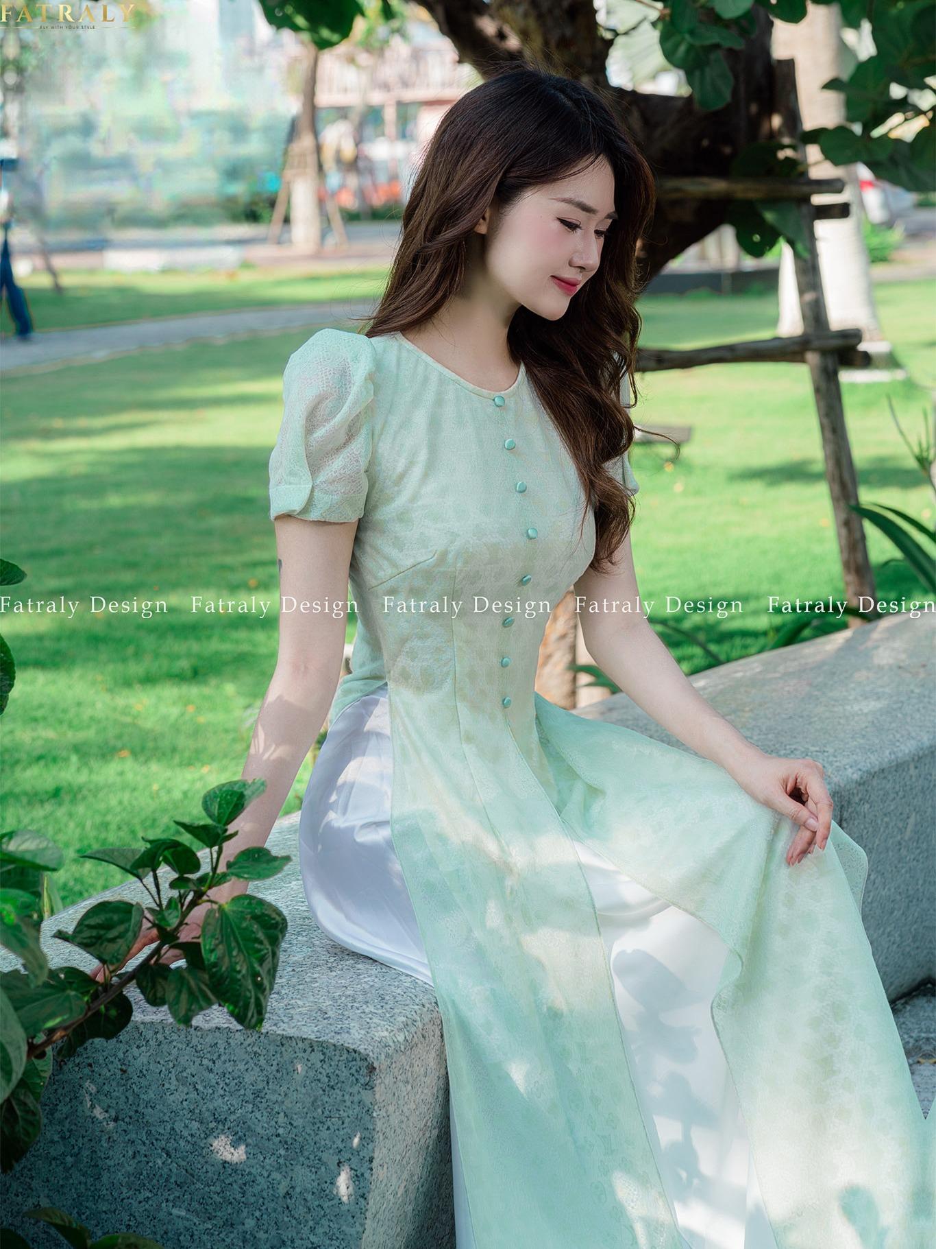 Áo dài nữ thiết kế 4 tà, tay ngắn trẻ trung từ lụa tơ cao cấp 7 Áo dài nữ thiết kế 4 tà, tay ngắn trẻ trung từ lụa tơ cao cấp - Hình ảnh 7