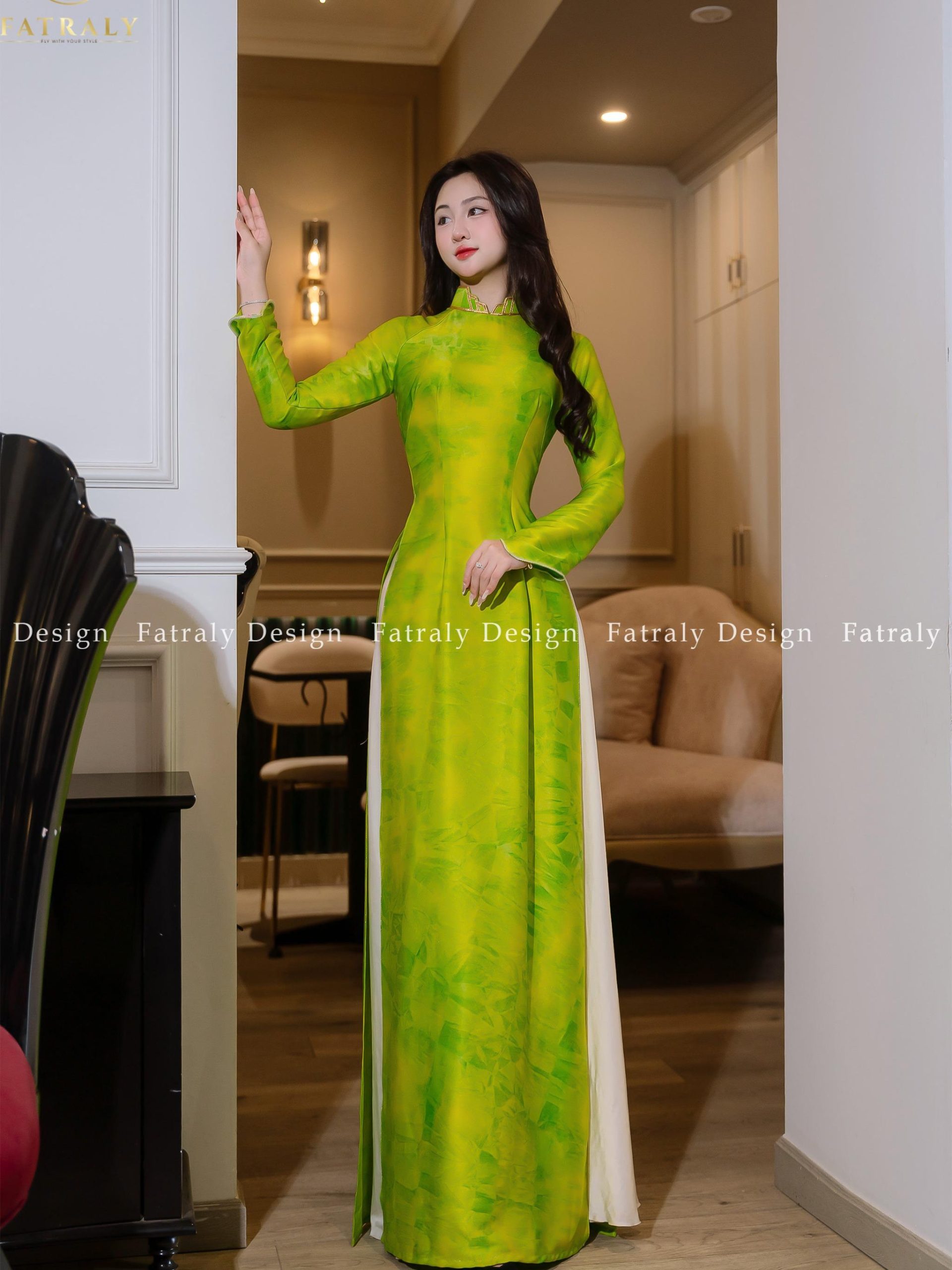 Áo dài lụa Thái Tuấn nhũ ánh kim