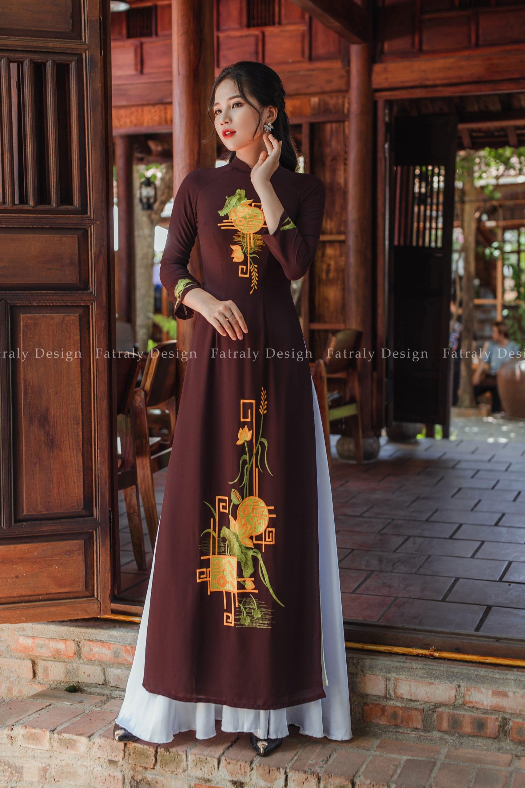 Áo dài Lam Khê truyền thống thêu tay