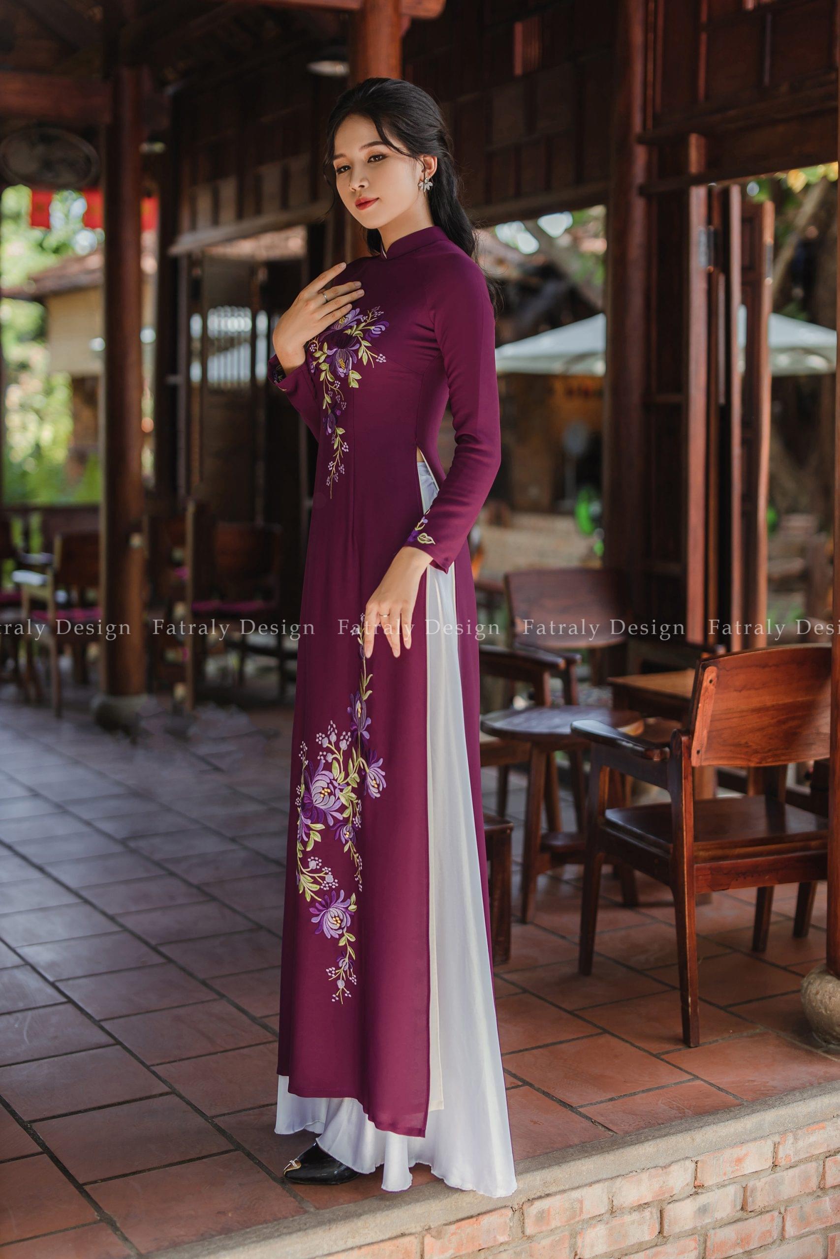 Áo dài Mộng truyền thống thêu tay - Hình ảnh 3