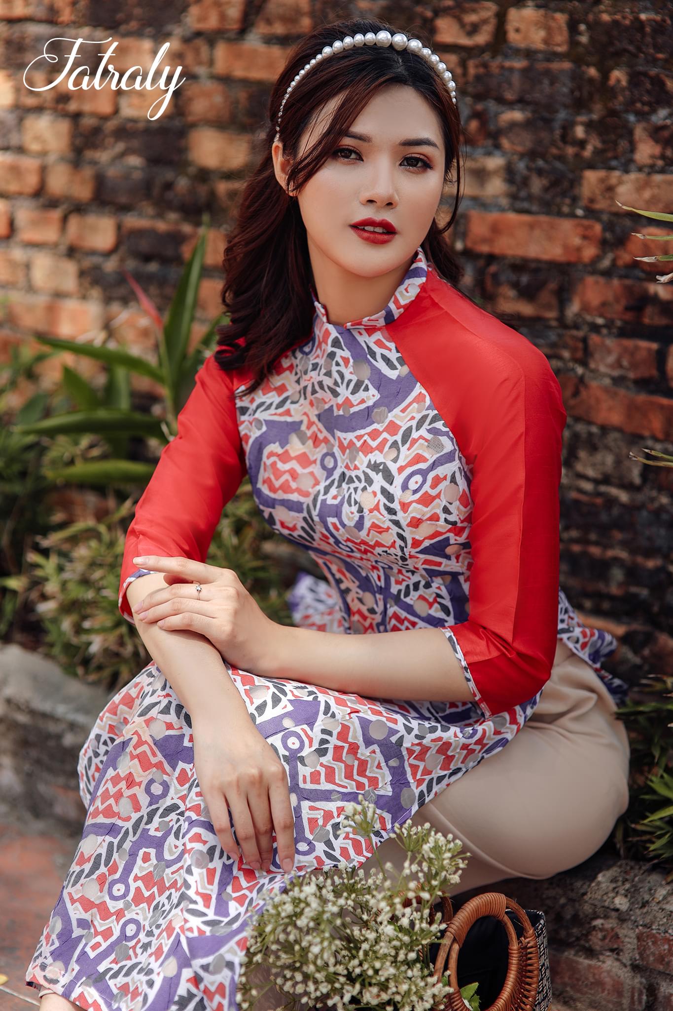 Áo dài Liêm Thanh cách tân tơ dệt cao cấp - Hình ảnh 4