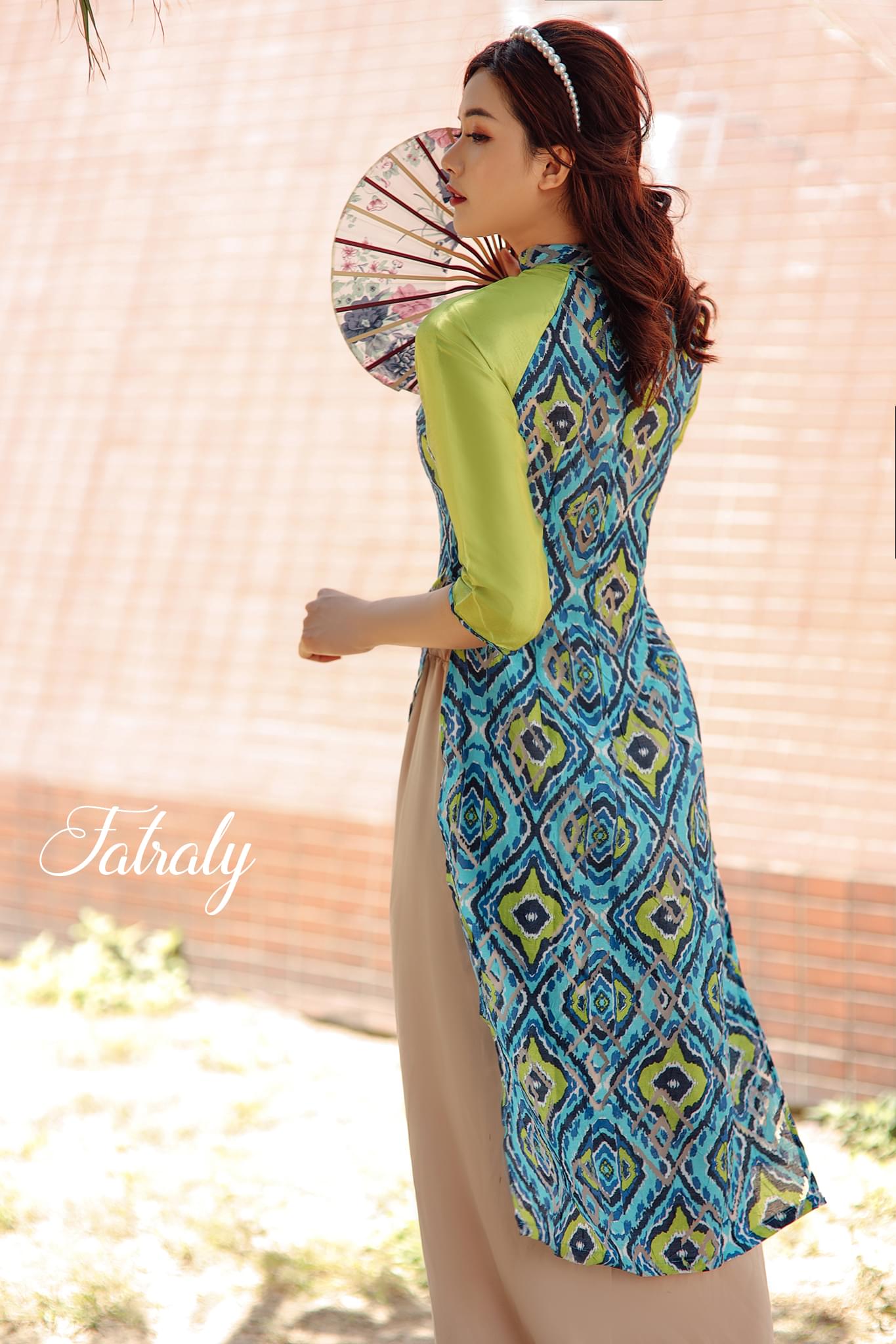 Áo dài Liêm Thanh cách tân tơ dệt cao cấp - Hình ảnh 5