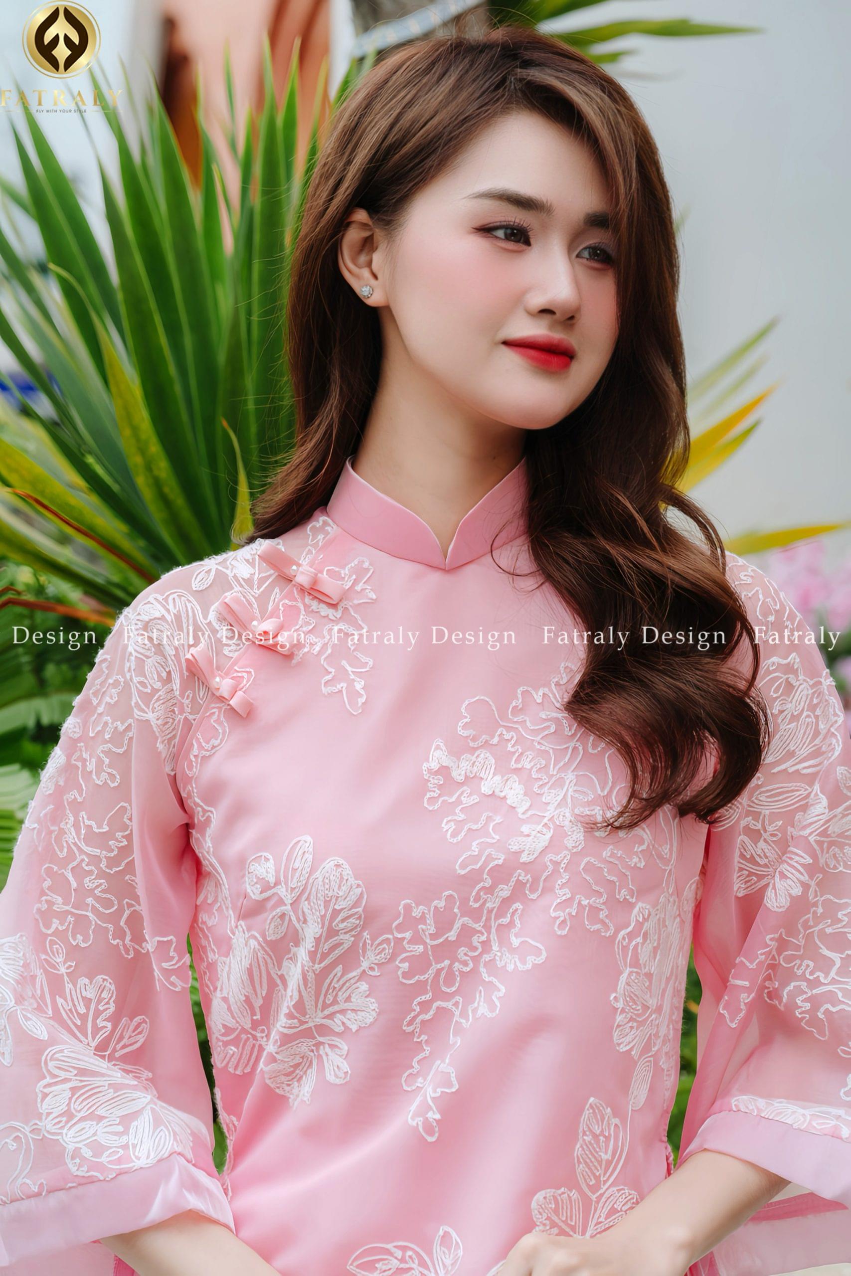 Áo dài Hồng Ngọc họa tiết hoa vải nhung vân nổi - Hình ảnh 2