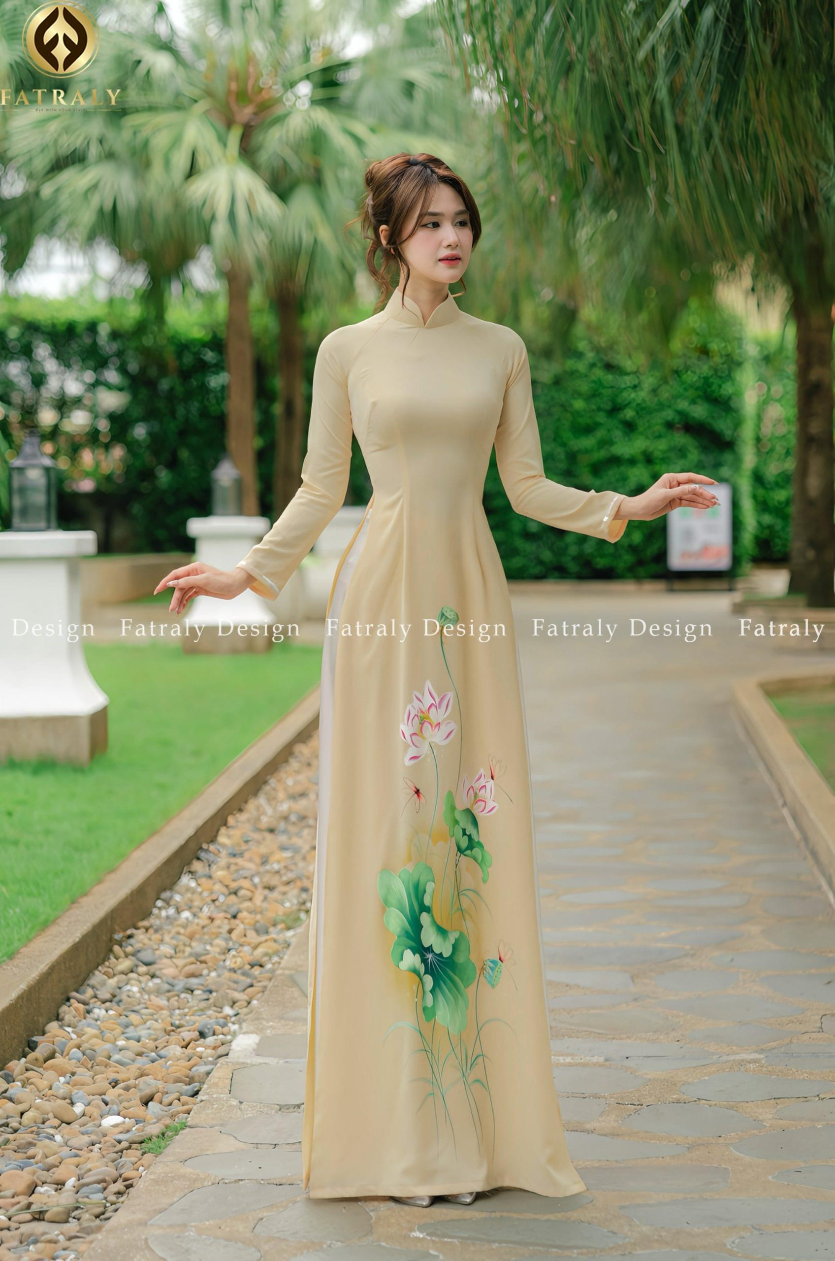 Áo dài Dịu vải lụa thạch họa tiết hóa sen sẽ tay