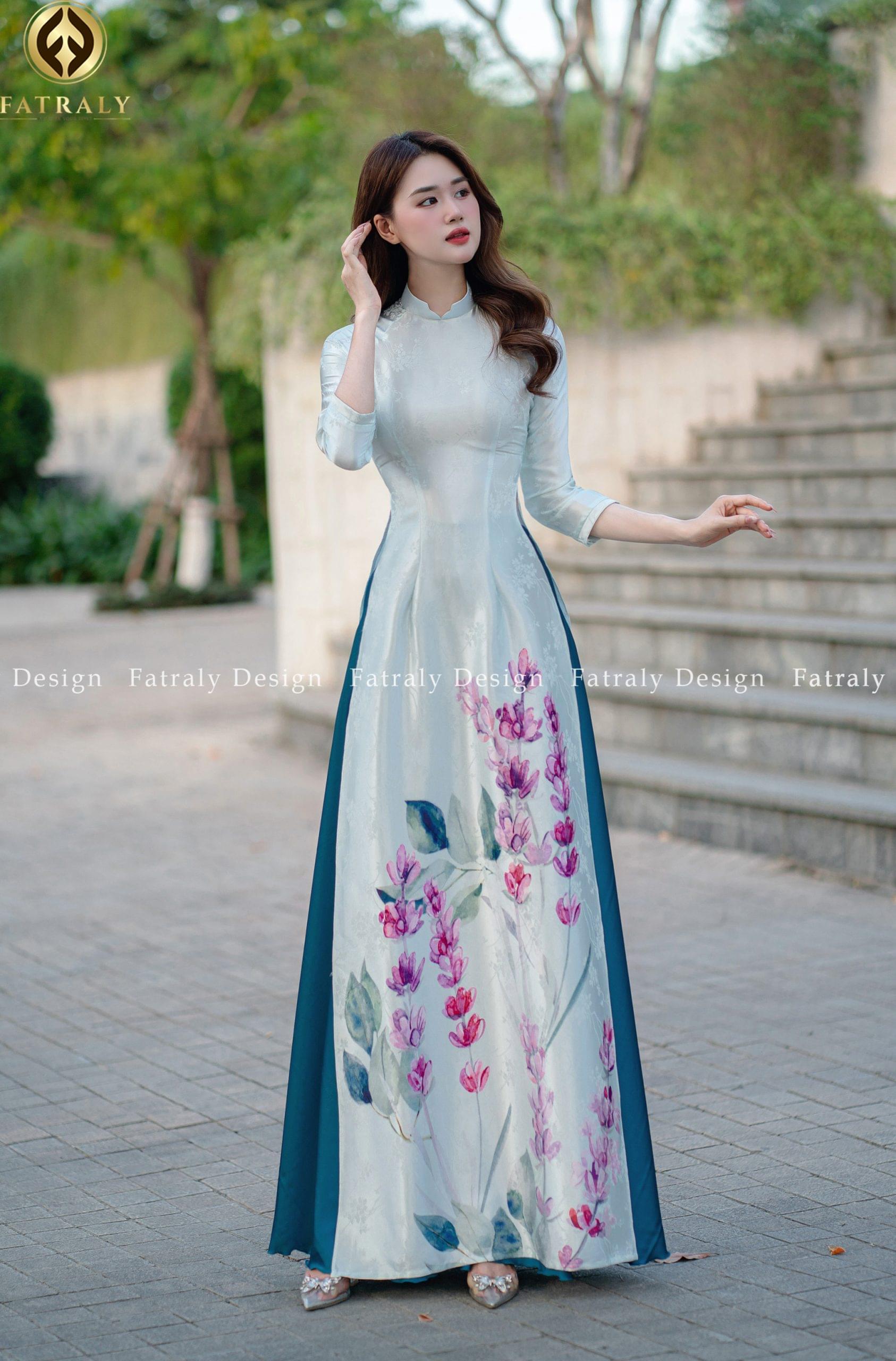 Áo dài Vân vải tơ tằm vân gấm sơn vẽ hoa thủ công 1 Áo dài Vân vải tơ tằm vân gấm sơn vẽ hoa thủ công