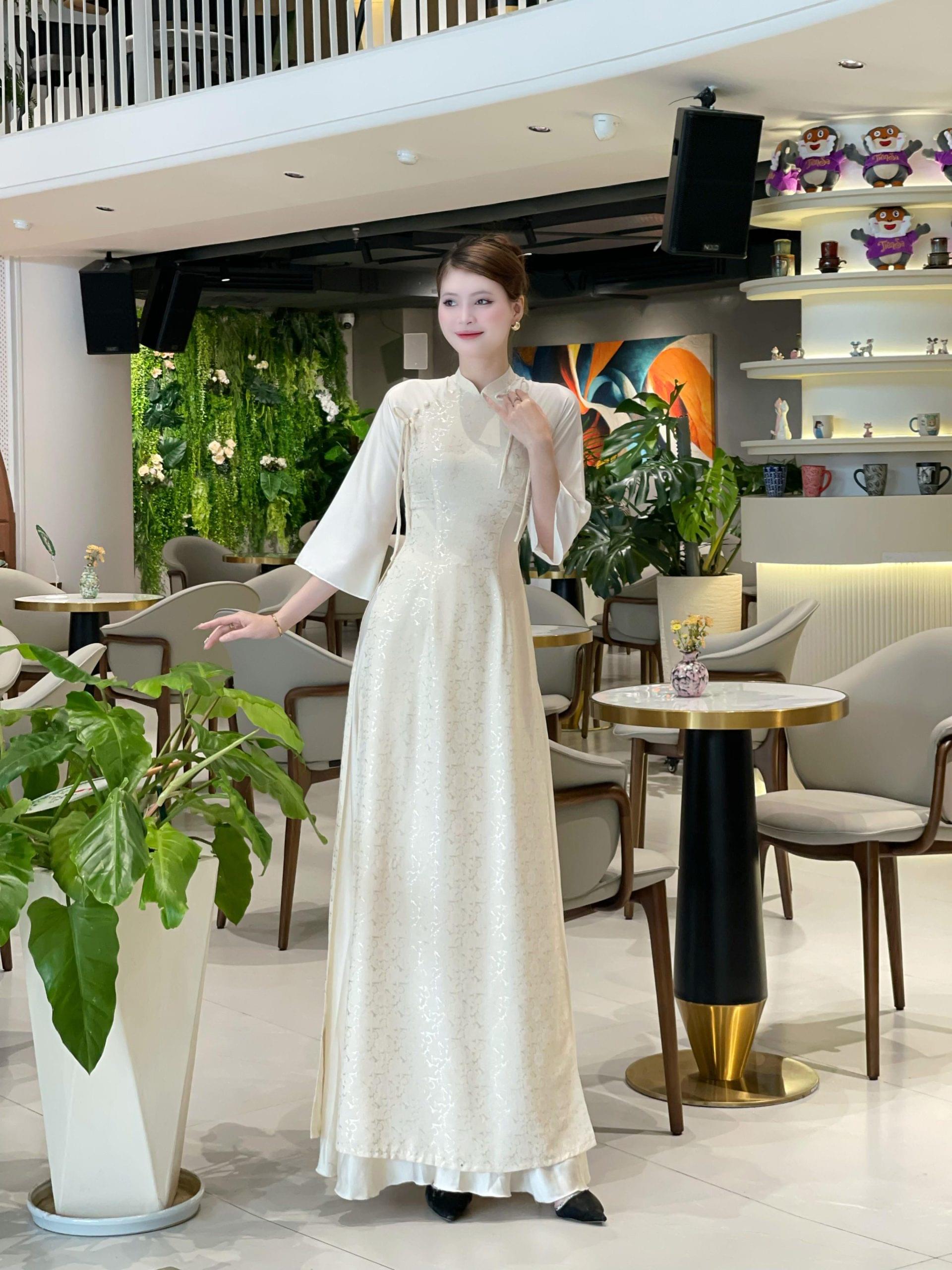Áo dài lụa gấm tơ tằm ba tone màu siêu xinh chất liệu mềm mại thoải mái thiết kế tinh tế thu hút cho nhiều dịp 1 Áo dài lụa gấm tơ tằm ba tone màu siêu xinh chất liệu mềm mại thoải mái thiết kế tinh tế thu hút cho nhiều dịp